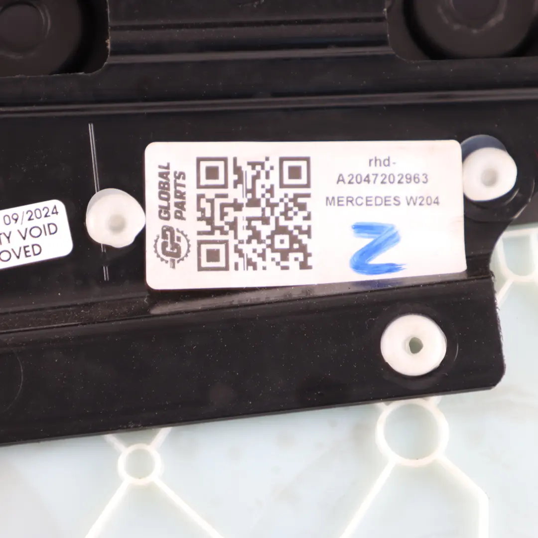 Door Card Front Left N/S Trim Panel Cover Black Cloth Fabric to Mercedes W204 with Part number A2047202963 Mercedes W204 Door Card Front Left N/S Trim Panel Cover Black Cloth Fabric - SKU rhd-A2047202963 - Part number A2047202963