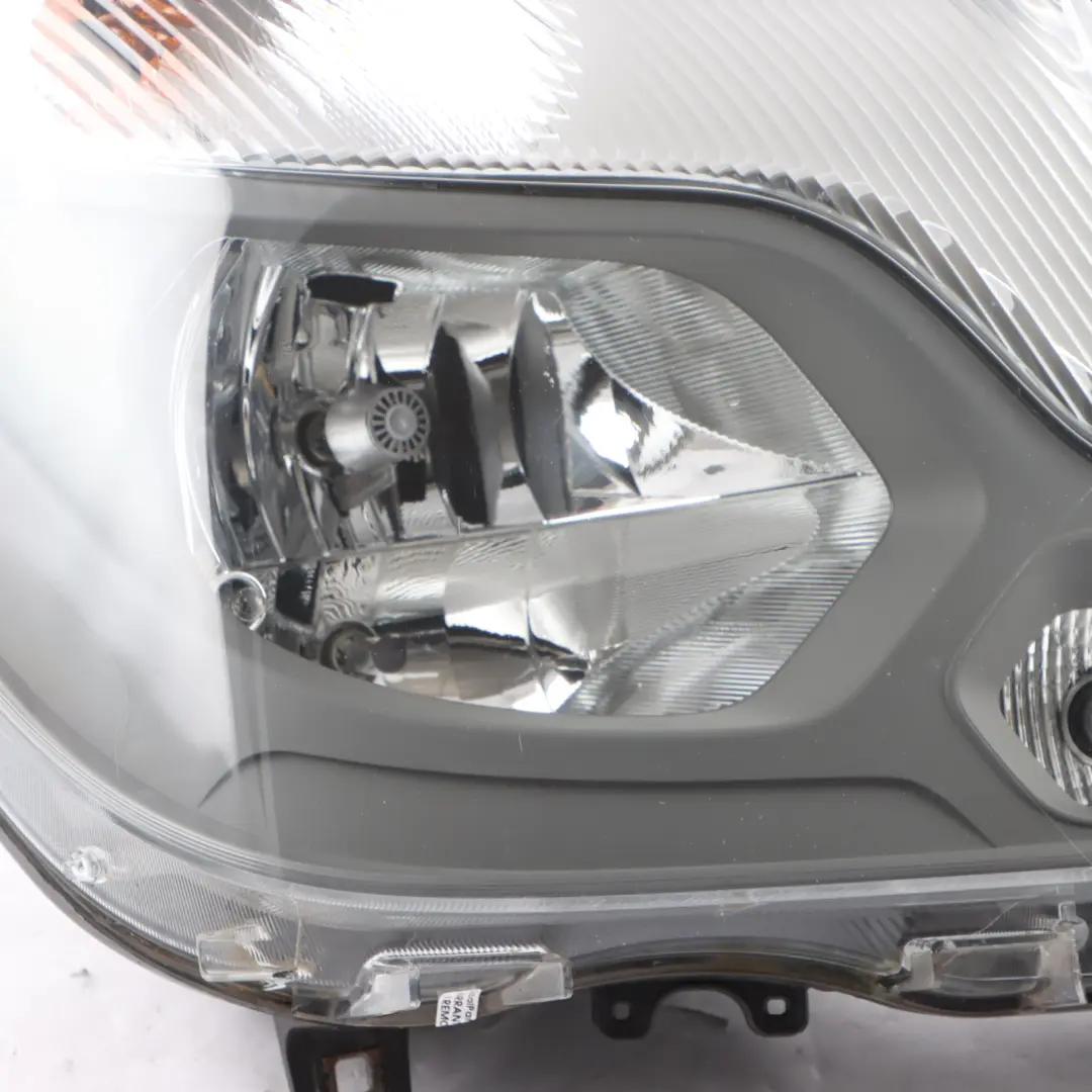 Front Lamp Headlight Right O/S Halogen to Mercedes W906 with Part number A9068205900 Mercedes W906 Front Lamp Headlight Right O/S Halogen - SKU RHD-A9068205900 - Part number A9068205900