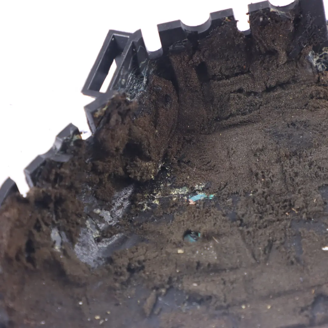 Gasolina Motor Compresor Sobrealimentación Tapa Derecha para VW Touran 1T con número de pieza 03C145851L VW Touran 1T Gasolina Motor Compresor Sobrealimentación Tapa Derecha - SKU 03C145851L - Número de pieza 03C145851L