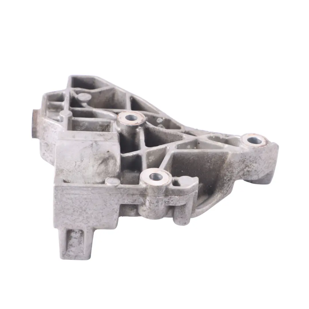 Soporte de montaje compresor aire acondicionado Volkswagen Golf Mk6 para con número de pieza 03C903143B Soporte de montaje compresor aire acondicionado Volkswagen Golf Mk6 - SKU 03C903143B - Número de pieza 03C903143B