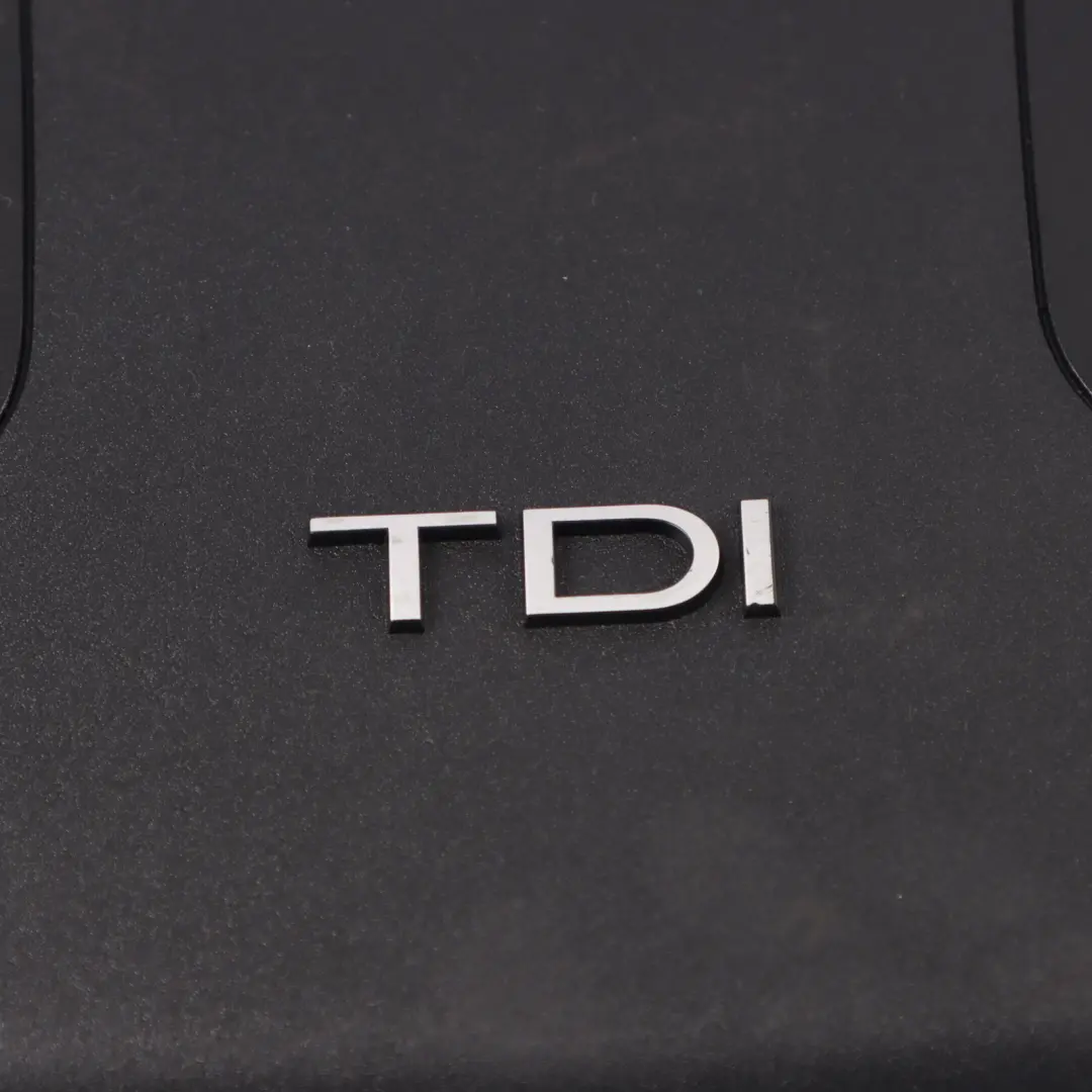 Coperchio Motore Pannello Isolamento Acustico per Audi A4 A5 A6 2.0 TDI con numero di parte 03L103925AB Audi A4 A5 A6 2.0 TDI Coperchio Motore Pannello Isolamento Acustico - SKU 03L103925AB - Numero di parte 03L103925AB