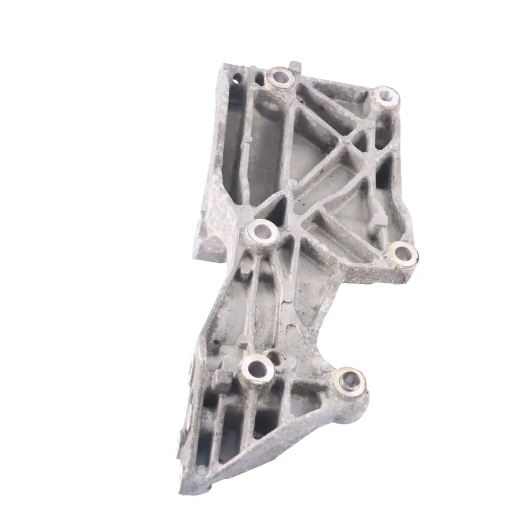 VW Volkswagen Polo 9N 1.4 TDI Alternador Soporte Portador - SKU 045903143E - Número de pieza 045903143E