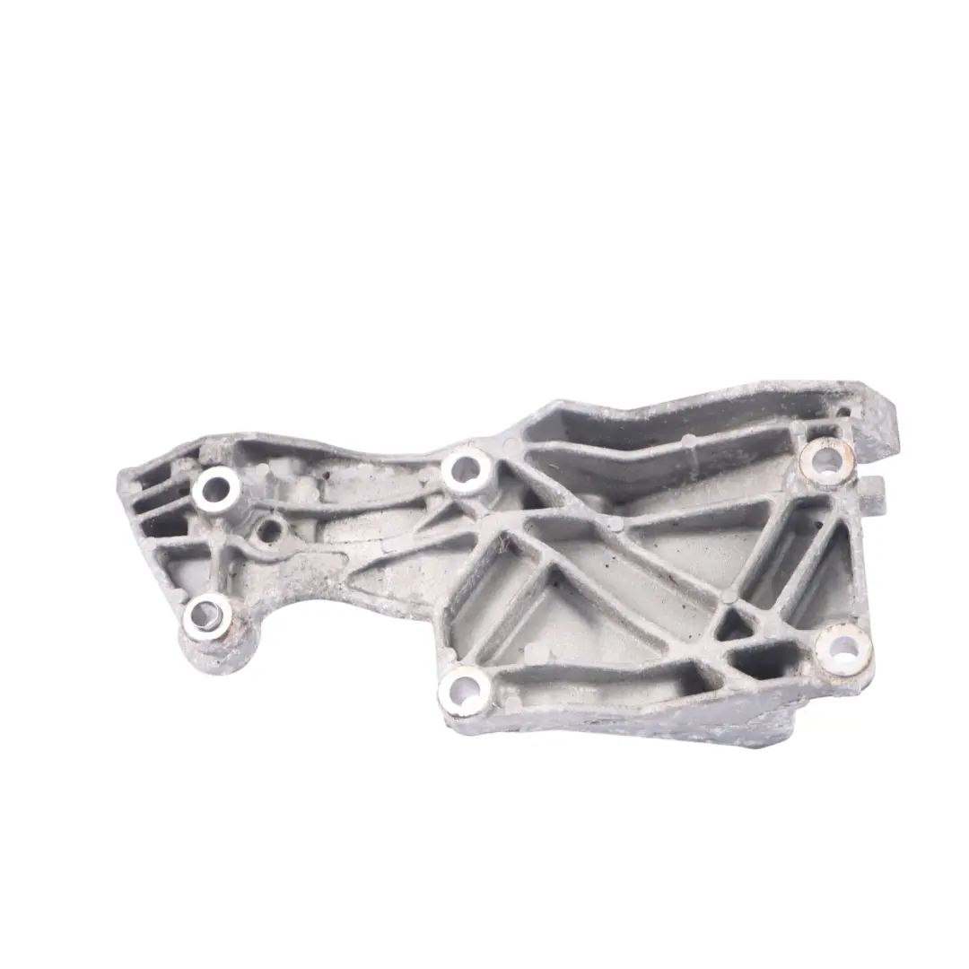VW Volkswagen Polo 9N 1.4 TDI Alternador Soporte Portador - SKU 045903143E - Número de pieza 045903143E