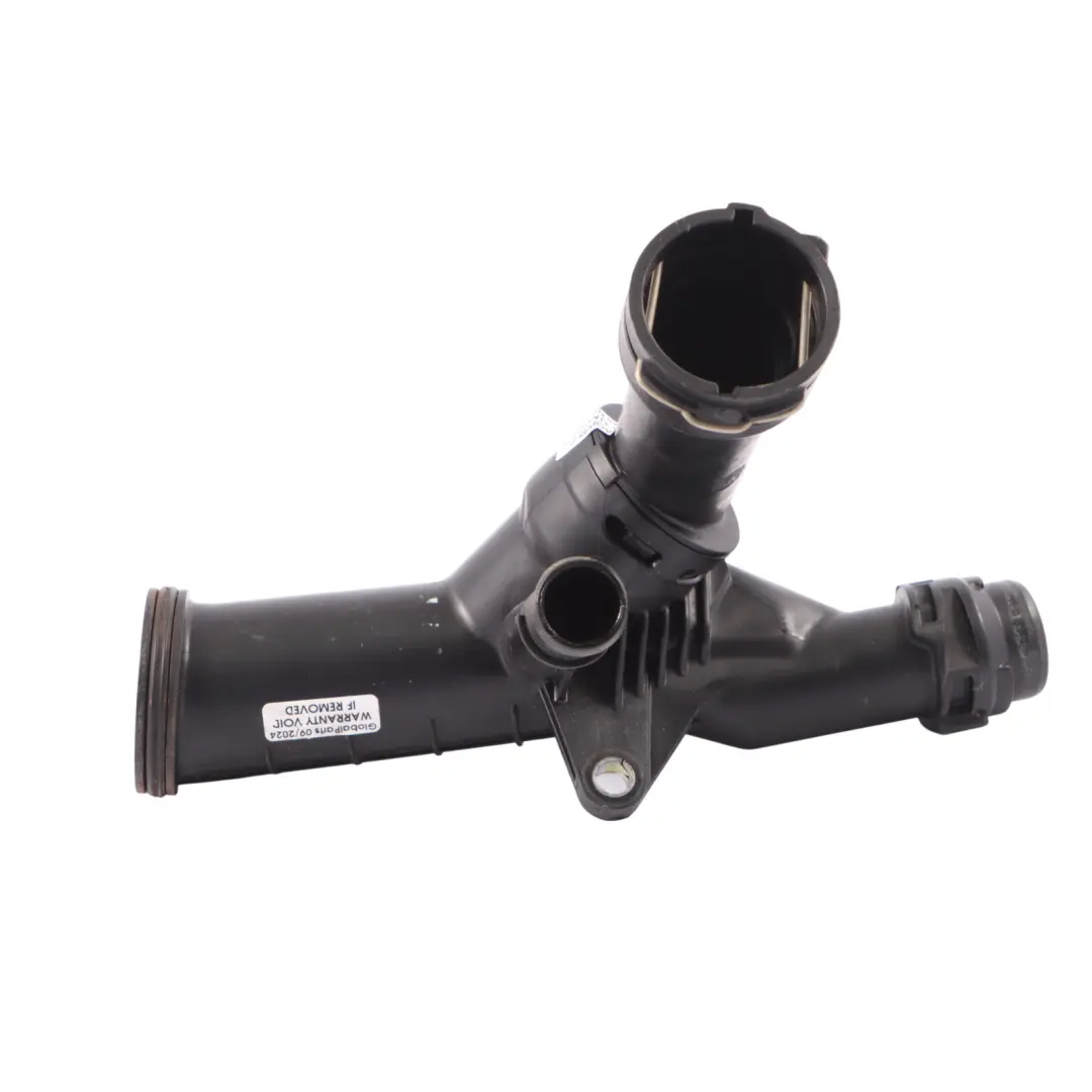 Connecteur tuyau pour boîtier thermostat la pompe à eau pour Audi A5 8T à propos du numéro de pièce 04L121026R Audi A5 8T Connecteur tuyau pour boîtier thermostat la pompe à eau - SKU 04L121026R - Numéro de pièce 04L121026R