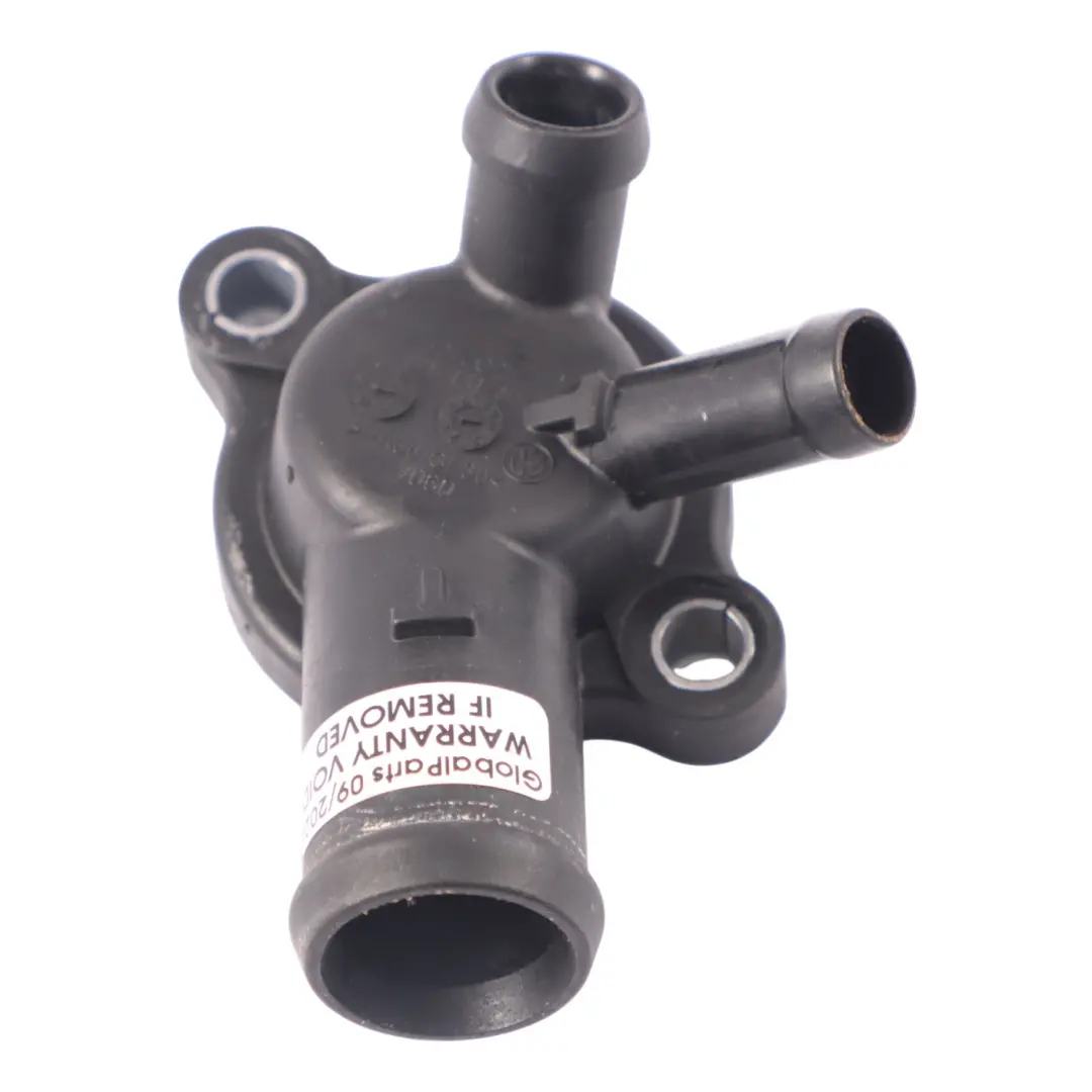Audi A5 8T Ligne tuyau bride pour liquide refroidissement l'eau - SKU 04L121131AD - Numéro de pièce 04L121131AD