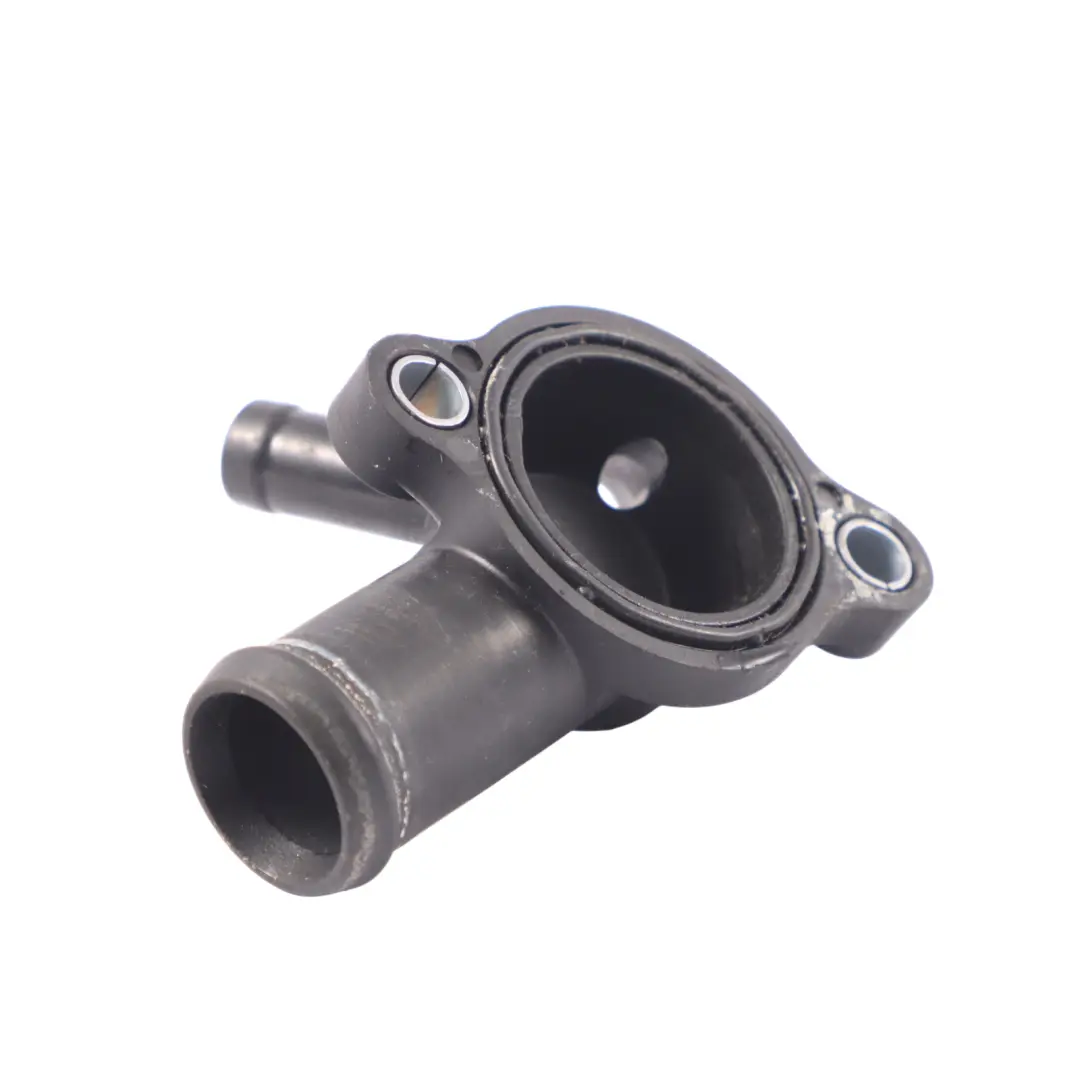 Ligne tuyau bride pour liquide refroidissement l'eau pour Audi A5 8T à propos du numéro de pièce 04L121131AD Audi A5 8T Ligne tuyau bride pour liquide refroidissement l'eau - SKU 04L121131AD - Numéro de pièce 04L121131AD