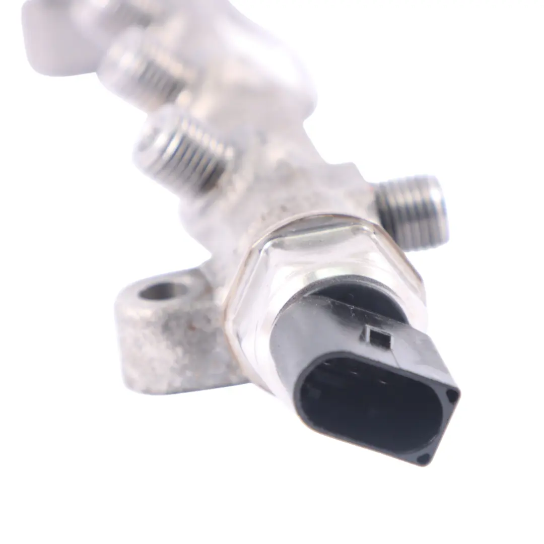 Rail de carburant Injection Injecteur pour Audi A5 8T à propos du numéro de pièce 04L130089G Audi A5 8T Rail de carburant Injection Injecteur - SKU 04L130089G - Numéro de pièce 04L130089G