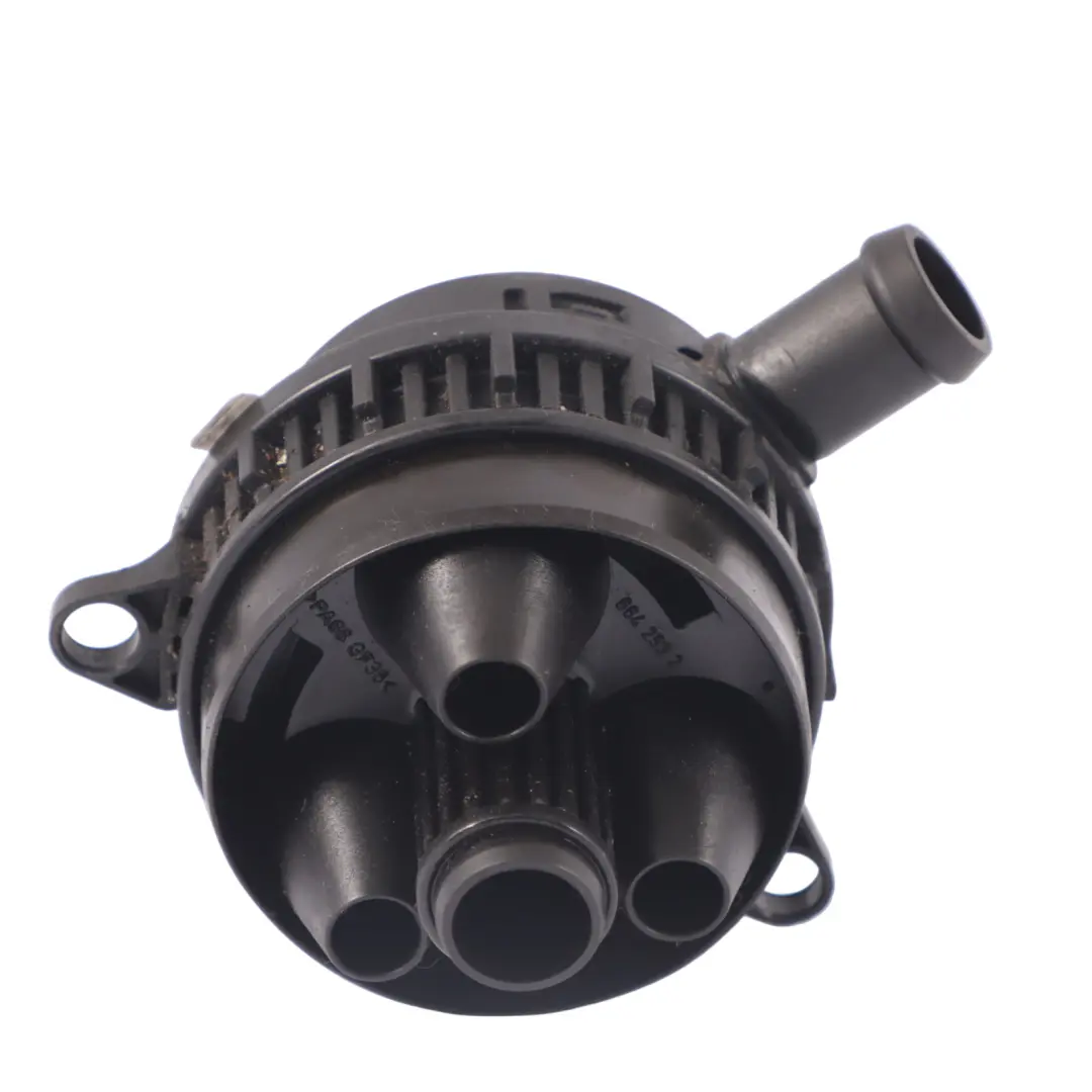 Ölabscheider Entlüfterrohr für Audi Q7 4L 4.2 TDI mit Teilenummer 057103495Q Audi Q7 4L 4.2 TDI Ölabscheider Entlüfterrohr - SKU 057103495Q - Teilenummer 057103495Q