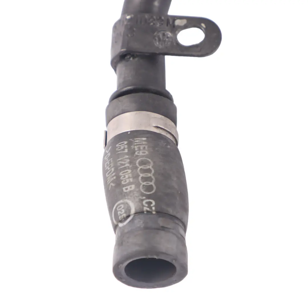 refrigerante acqua tubo radiatore tubo flessibile per Audi Q7 4L 4.2 TDI con numero di parte 057121083M Audi Q7 4L 4.2 TDI refrigerante acqua tubo radiatore tubo flessibile - SKU 057121083M - Numero di parte 057121083M