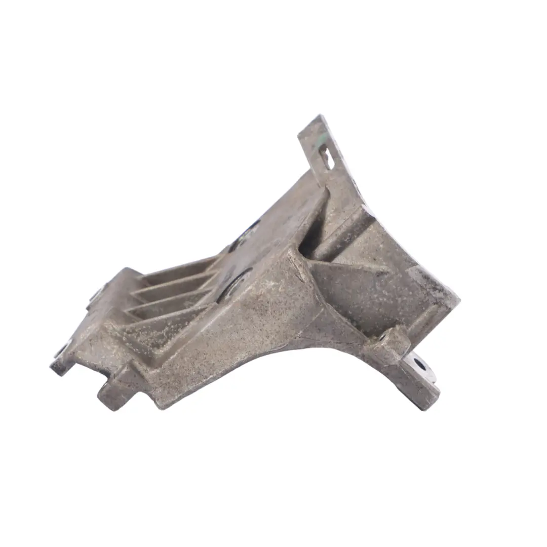 Motore pompa iniezione carburante Supporto staffa per Audi Q7 4L 4.2 TDI con numero di parte 057130147R Audi Q7 4L 4.2 TDI Motore pompa iniezione carburante Supporto staffa - SKU 057130147R - Numero di parte 057130147R