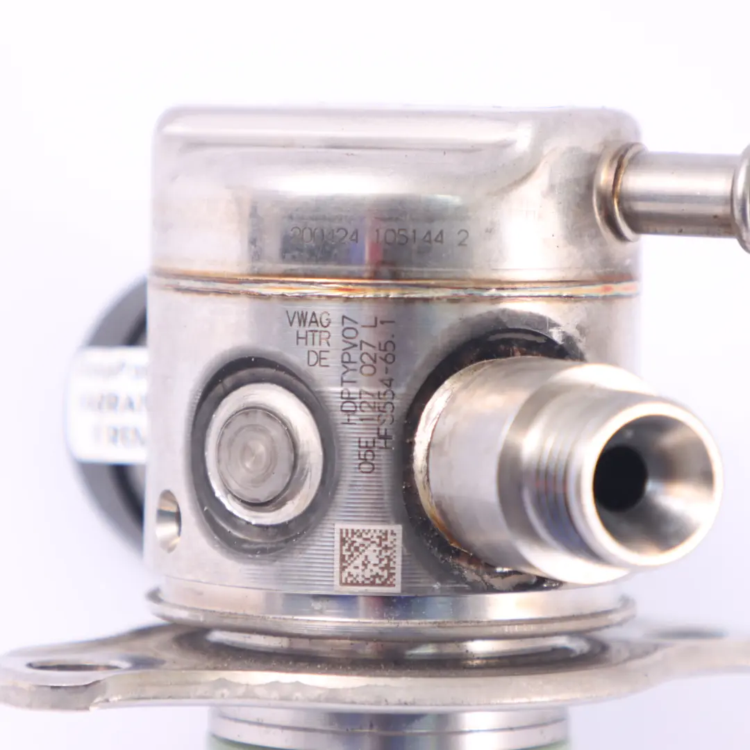 DFYA Pompa carburante alta pressione per VW Volkswagen Golf 8 1.5 eTSI con numero di parte 05E127027L VW Volkswagen Golf 8 1.5 eTSI DFYA Pompa carburante alta pressione - SKU 05E127027L - Numero di parte 05E127027L