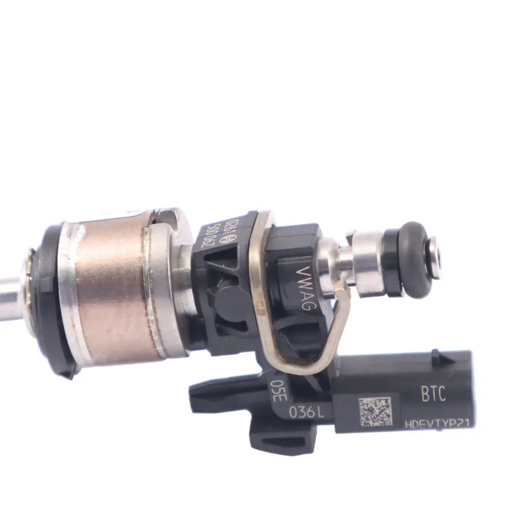DFYA Inyector de combustible para VW Volkswagen Golf 8 1.5 eTSI con número de pieza 05E906036L VW Volkswagen Golf 8 1.5 eTSI DFYA Inyector de combustible - SKU 05E906036L - Número de pieza 05E906036L