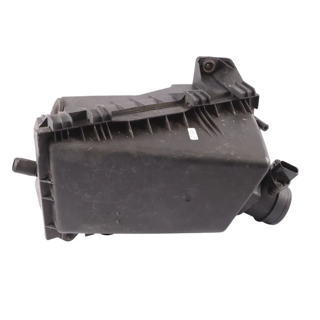 Obudowa Filtra Powietrza do Volkswagen New Beetle 1.9 TDI o numerze 1C0129607AA Volkswagen New Beetle 1.9 TDI Obudowa Filtra Powietrza - SKU 1C0129607AA - Numer Części 1C0129607AA