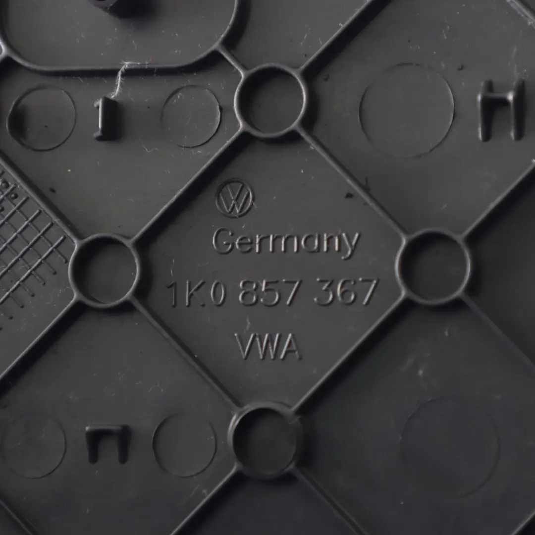 1K Console Avant Tableau de Bord inférieur Cache Panneau Blanc pour VW Golf à propos du numéro de pièce 1K0857367 VW Golf 1K Console Avant Tableau de Bord inférieur Cache Panneau Blanc - SKU 1K0857367 - Numéro de pièce 1K0857367