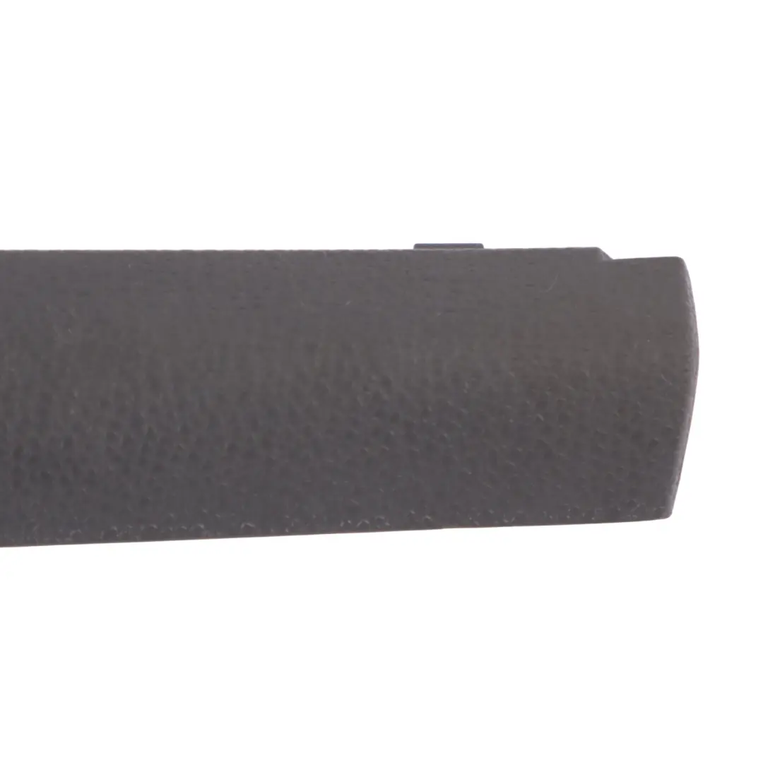 Pilastro Colonna Trim Cover Pannello Destro per VW Volkswagen Golf 5 A con numero di parte 1K0868224A VW Volkswagen Golf 5 A Pilastro Colonna Trim Cover Pannello Destro - SKU 1K0868224A - Numero di parte 1K0868224A