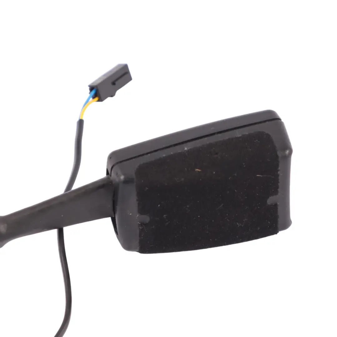 Boucle ceinture sécurité avant droite Tendeur pour VW Golf V Passat B6 à propos du numéro de pièce 1K3857756AJ VW Golf V Passat B6 Boucle ceinture sécurité avant droite Tendeur - SKU 1K3857756AJ - Numéro de pièce 1K3857756AJ