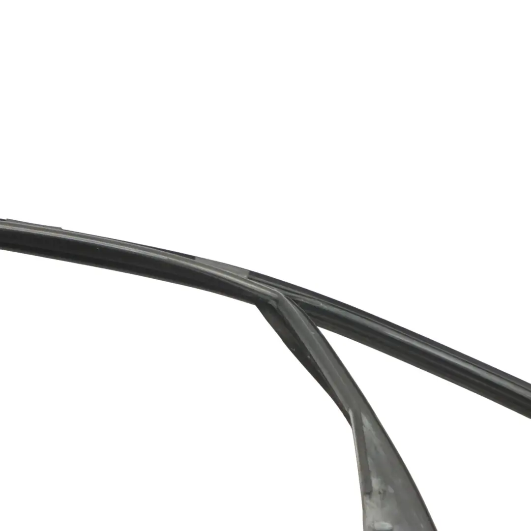 Mk5 1K 5 Joint caoutchouc vitre porte avant gauche pour Volkswagen Golf à propos du numéro de pièce 1K4837431E Volkswagen Golf Mk5 1K 5 Joint caoutchouc vitre porte avant gauche - SKU 1K4837431E - Numéro de pièce 1K4837431E