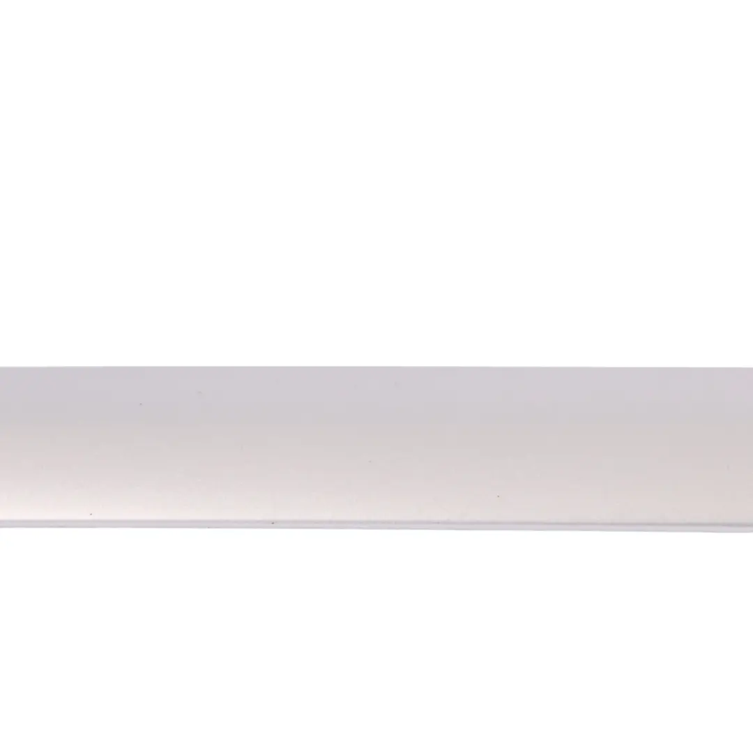 1K 5D Listwa Drzwi Tył Lewo Reflex Silver LA7W do Volkswagen Golf o numerze 1K4853753HL Volkswagen Golf 1K 5D Listwa Drzwi Tył Lewo Reflex Silver LA7W - SKU 1K4853753HL-RES - Numer Części 1K4853753HL