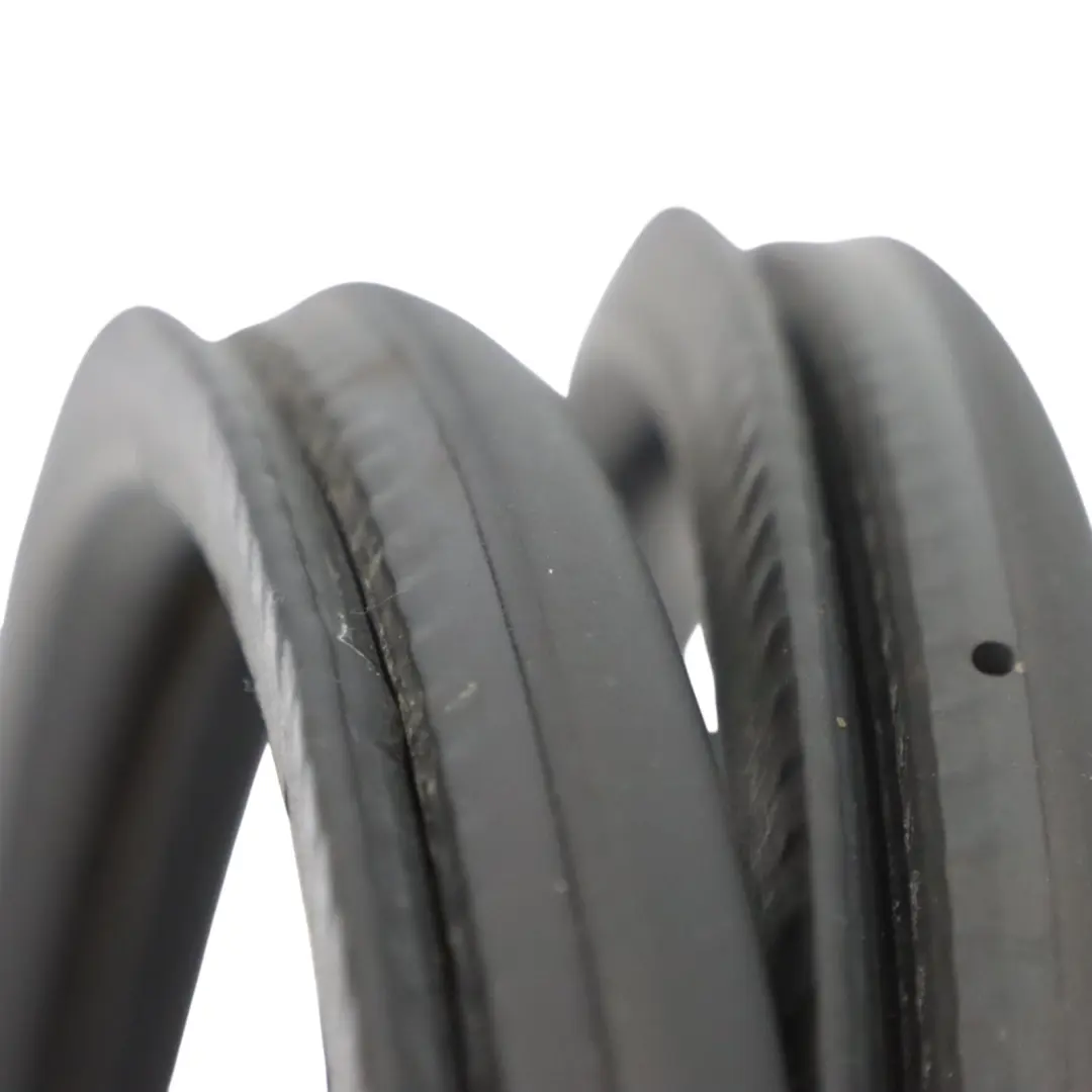 VW Golf V 5 1K Rear Door Left Right N/O/S Seal Gasket Rubber - SKU 1K6867911E - Part number 1K6867911E