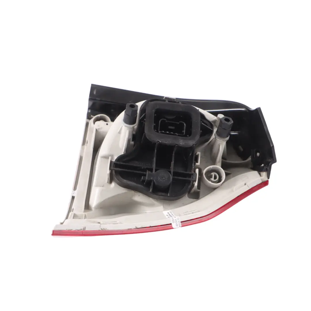 Mk5 1K Lampa Tylna Zewnętrzna Lewy Tył do Volkswagen Golf o numerze 1K6945095N Volkswagen Golf Mk5 1K Lampa Tylna Zewnętrzna Lewy Tył - SKU 1K6945095N - Numer Części 1K6945095N