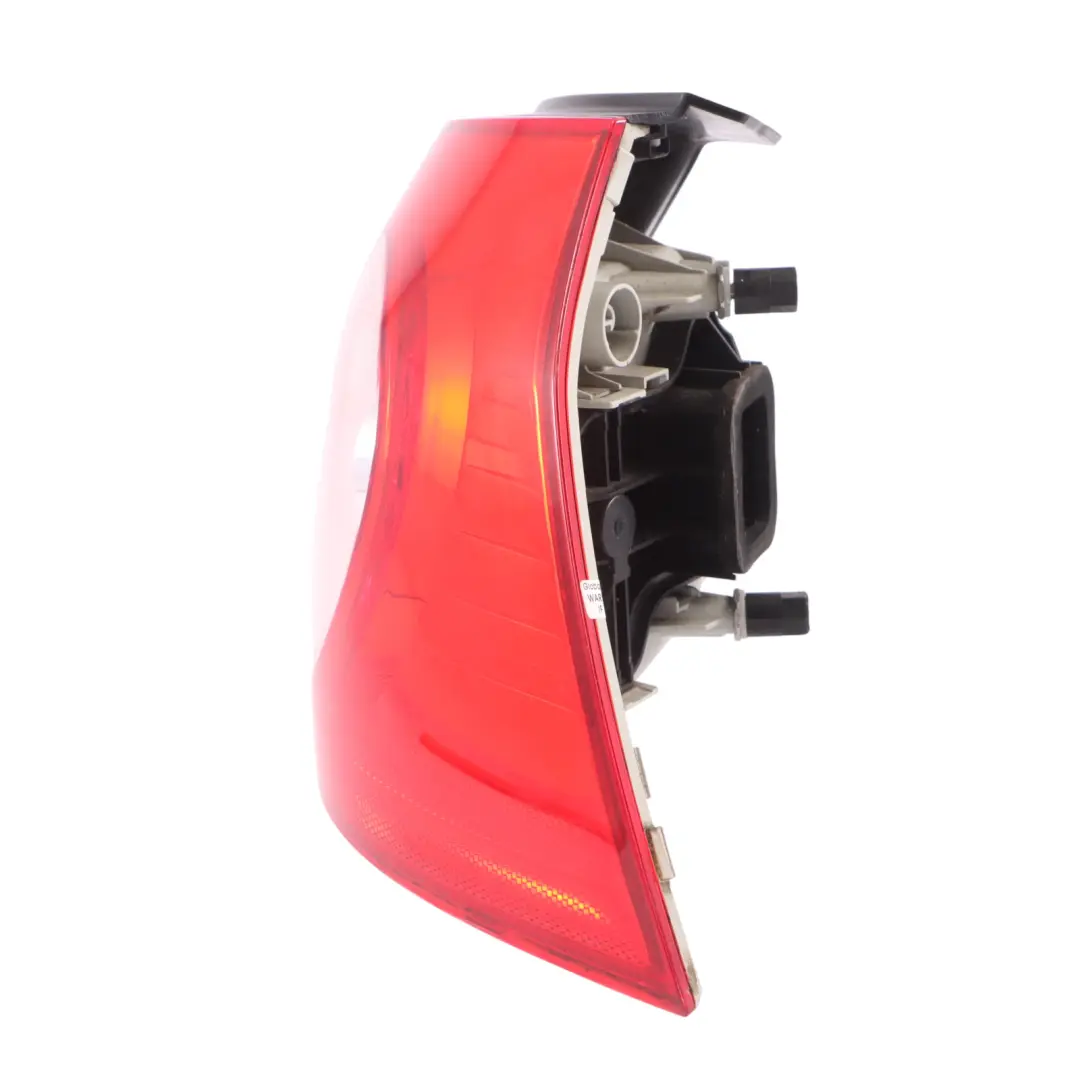 Mk5 1K Fanale posteriore esterno posteriore destro per Volkswagen Golf con numero di parte 1K6945096N Volkswagen Golf Mk5 1K Fanale posteriore esterno posteriore destro - SKU 1K6945096N - Numero di parte 1K6945096N