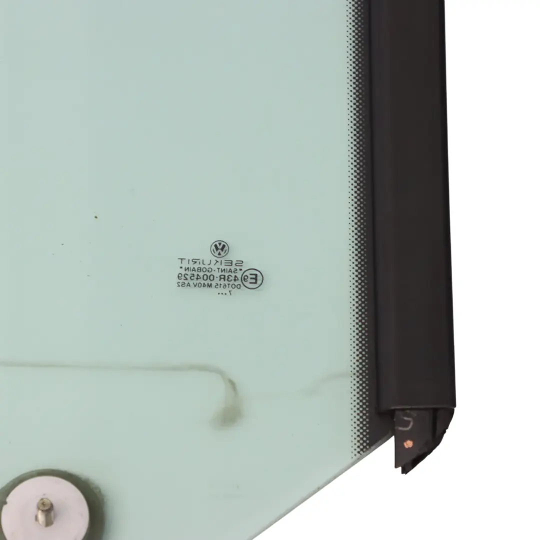 Window Glass Right O/S AS2 to VW Volkswagen New Beetle Rear with Part number 1Y0845298B VW Volkswagen New Beetle Rear Window Glass Right O/S AS2 - SKU 1Y0845298B - Part number 1Y0845298B