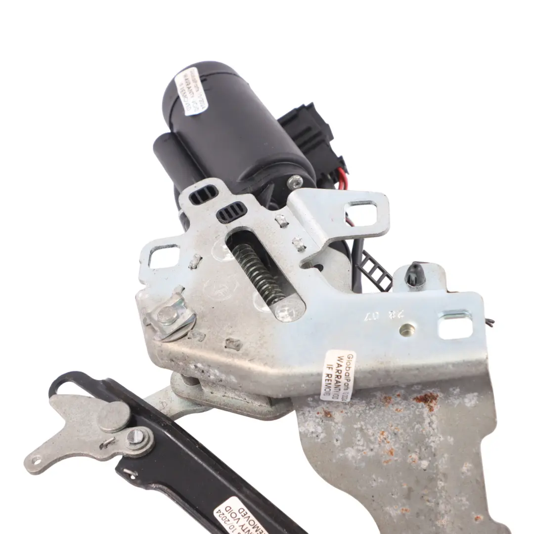 Roof Lock Mechanism Right O/S to Volkswagen New Beetle Cabriolet with Part number 1Y0871662D Volkswagen New Beetle Cabriolet Roof Lock Mechanism Right O/S - SKU 1Y0871662D - Part number 1Y0871662D