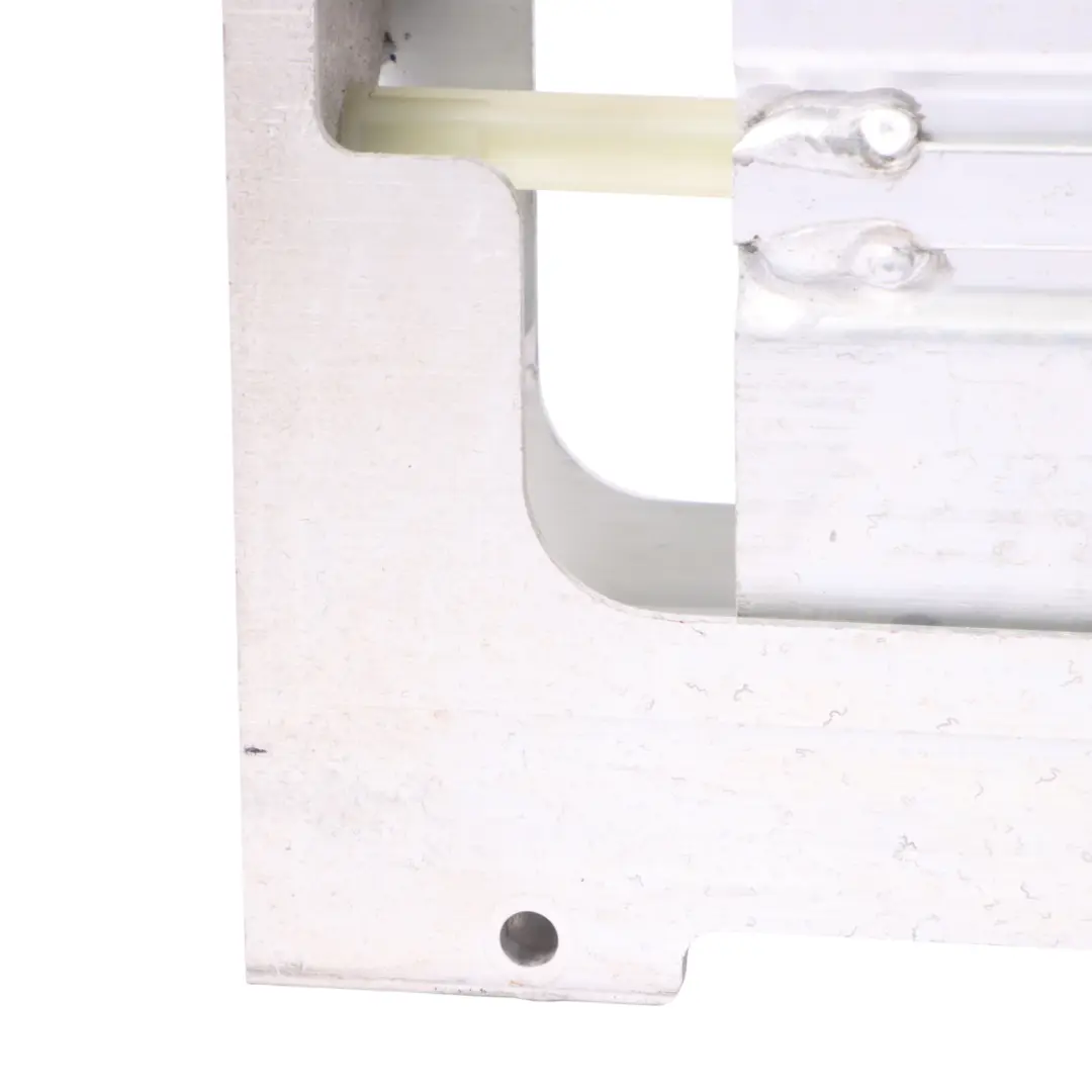 Barra Antivuelco Izquierda Derecha para Volkswagen New Beetle Cabriolet con número de pieza 1Y0880077N Volkswagen New Beetle Cabriolet Barra Antivuelco Izquierda Derecha - SKU 1Y0880077N - Número de pieza 1Y0880077N