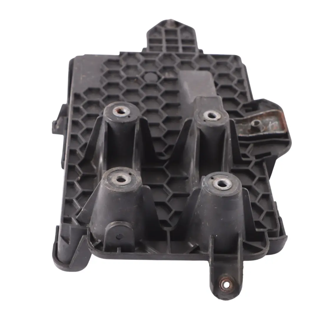 Soporte bandeja compartimento batería para Volkswagen New Beetle con número de pieza 1Y0915333A Volkswagen New Beetle Soporte bandeja compartimento batería - SKU 1Y0915333A - Número de pieza 1Y0915333A