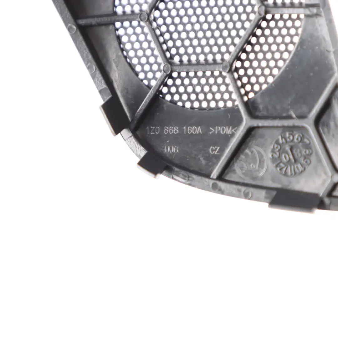 Skoda Octavia II Cubierta Altavoz Trasero Derecho Puerta Panel - SKU 1Z0868160A - Número de pieza 1Z0868160A