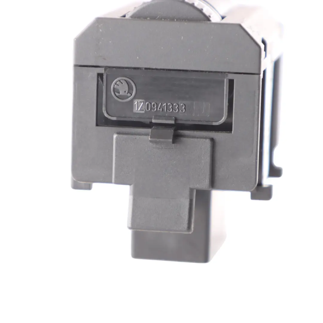 Interruttore regolatore livello gamma fari per Skoda Octavia II con numero di parte 1Z0941333 Skoda Octavia II Interruttore regolatore livello gamma fari - SKU 1Z0941333 - Numero di parte 1Z0941333