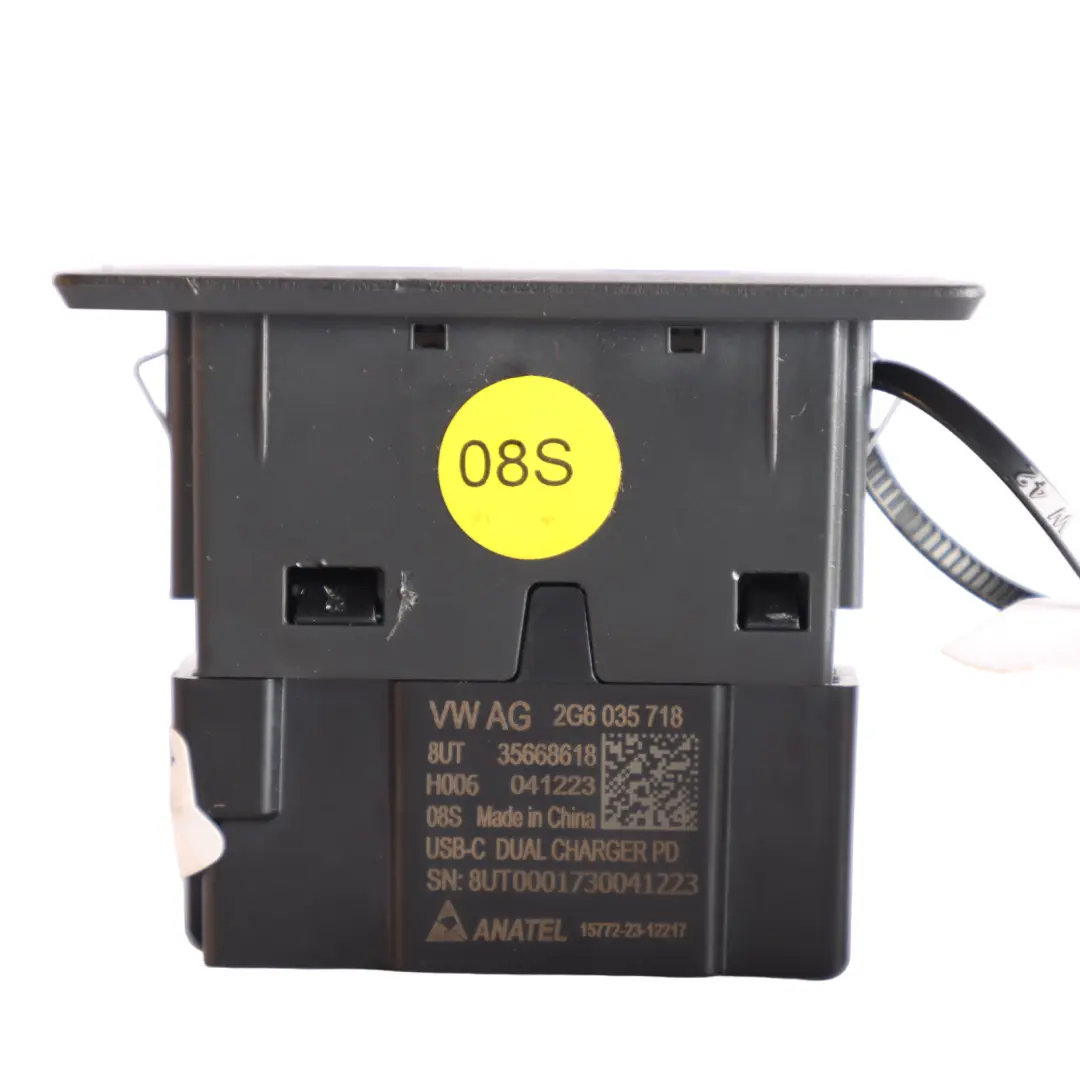 Mk8 Toma De Carga Consola Central Trasera Puerto USB C para Volkswagen Golf con número de pieza 2G6035718 Volkswagen Golf Mk8 Toma De Carga Consola Central Trasera Puerto USB C - SKU 2G6035718 - Número de pieza 2G6035718
