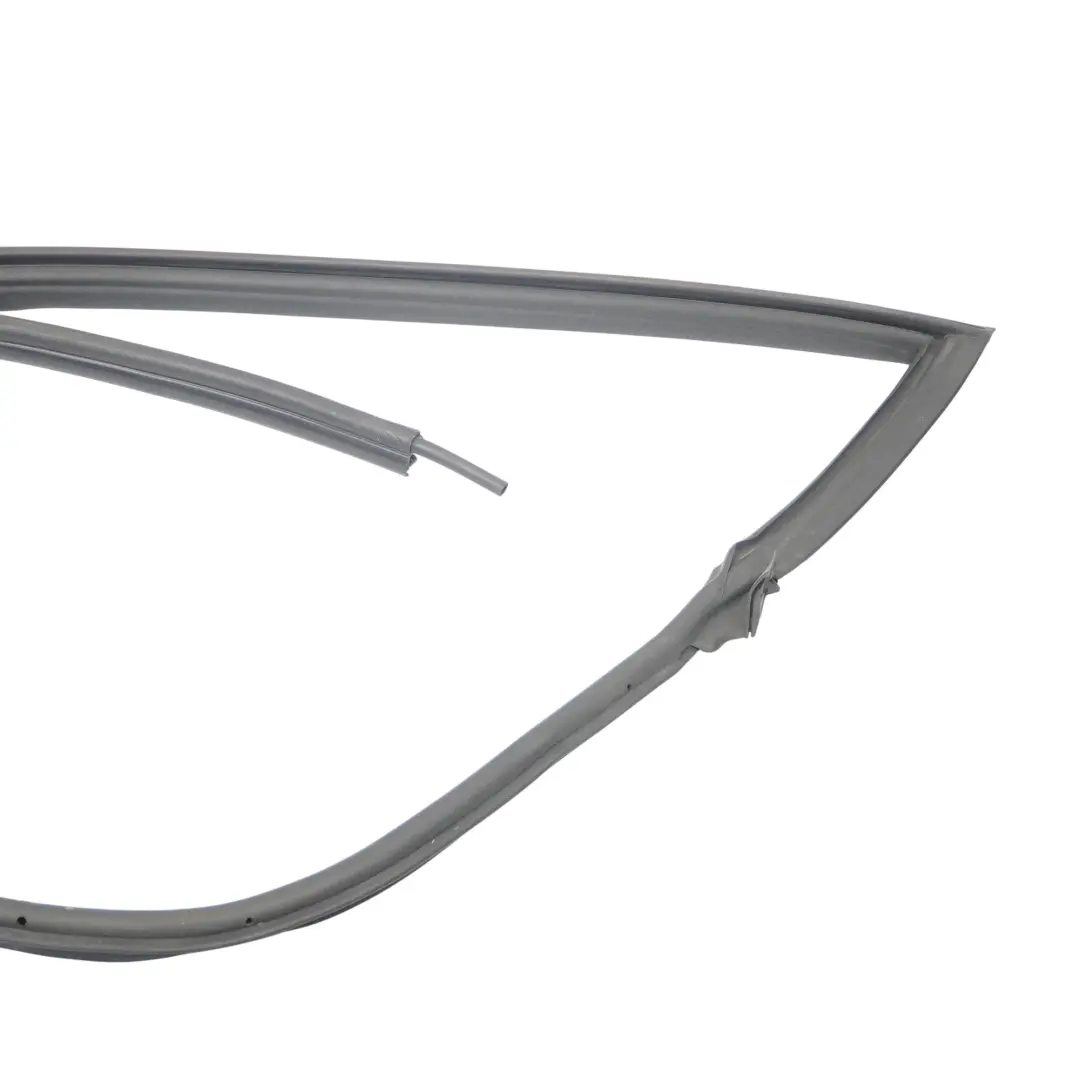 BMW Z4 E86 Coupe Türkante Radkappenabdichtung Gummi Links - SKU 3420703 - Teilenummer 3420703