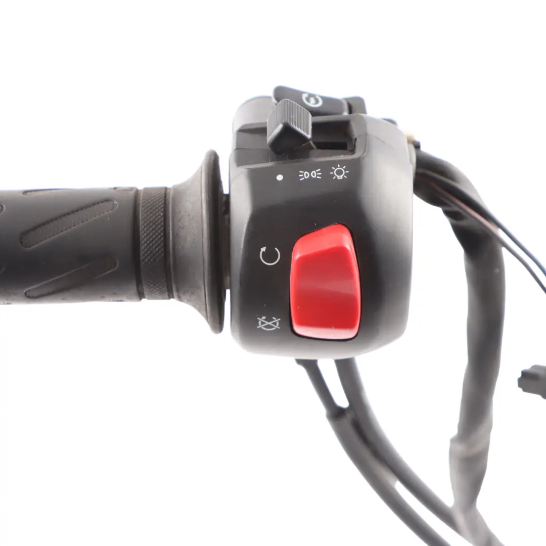 SV650 GSX-R 1000 Handlebar Front Right O/S Switch Unit to Suzuki with Part number 3720025F10 Suzuki SV650 GSX-R 1000 Handlebar Front Right O/S Switch Unit - SKU 3720025F10 - Part number 3720025F10