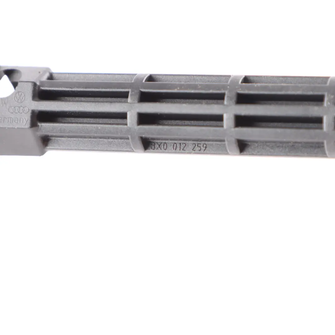 Emergency Tool Kit Fitting Pin to Audi RS6 C7 with Part number 4E0012251B Audi RS6 C7 Emergency Tool Kit Fitting Pin - SKU 4E0012251B - Part number 4E0012251B