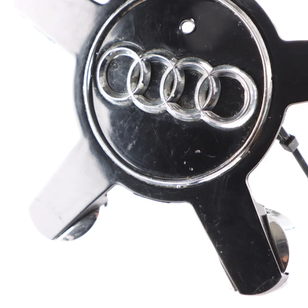 Dekielek Felgi Koła Czarny do Audi A4 A5 A6 A7 A8 o numerze 4F0601165N Audi A4 A5 A6 A7 A8 Dekielek Felgi Koła Czarny - SKU 4F0601165N - Numer Części 4F0601165N