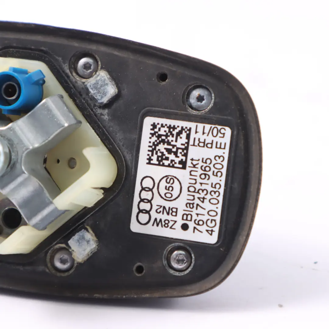 Antenna Amplificatore Tetto Pinna Marrone Teak - Z8W per Audi A5 8T con numero di parte 4G0035503E Audi A5 8T Antenna Amplificatore Tetto Pinna Marrone Teak - Z8W - SKU 4G0035503E-TBR - Numero di parte 4G0035503E