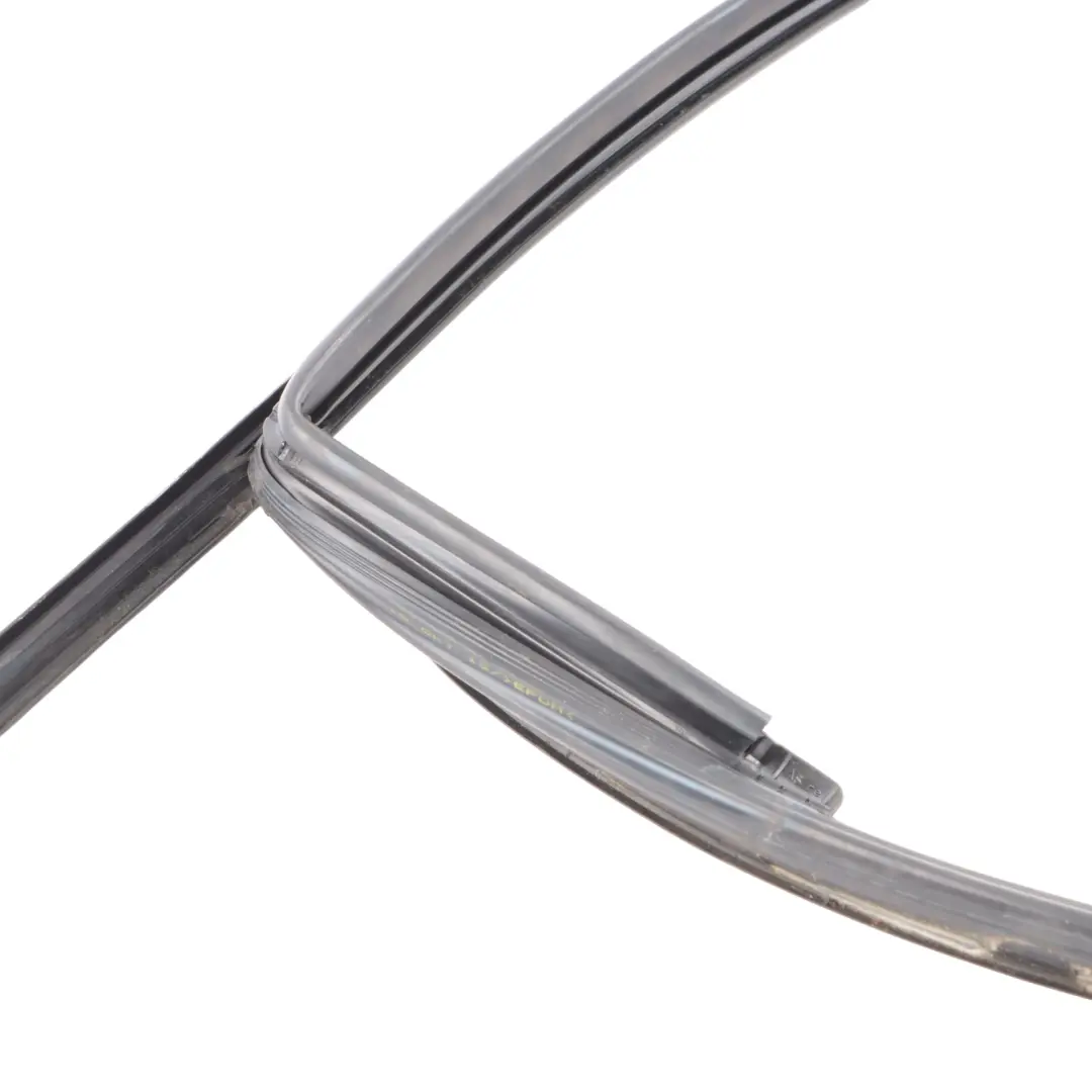 Guarnizione Finestra Porta Anteriore Destra Weatherstrip per Audi RS6 C7 con numero di parte 4G0837440E Audi RS6 C7 Guarnizione Finestra Porta Anteriore Destra Weatherstrip - SKU 4G0837440E - Numero di parte 4G0837440E