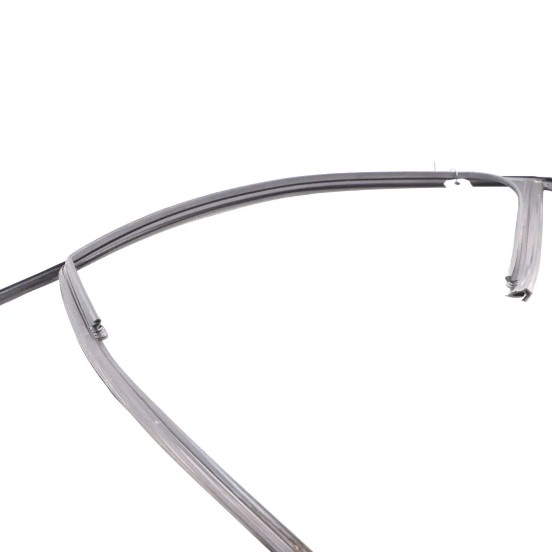 Puerta Delantera Derecha Burlete Caucho para Audi RS6 C7 con número de pieza 4G0837440E Audi RS6 C7 Puerta Delantera Derecha Burlete Caucho - SKU 4G0837440E - Número de pieza 4G0837440E