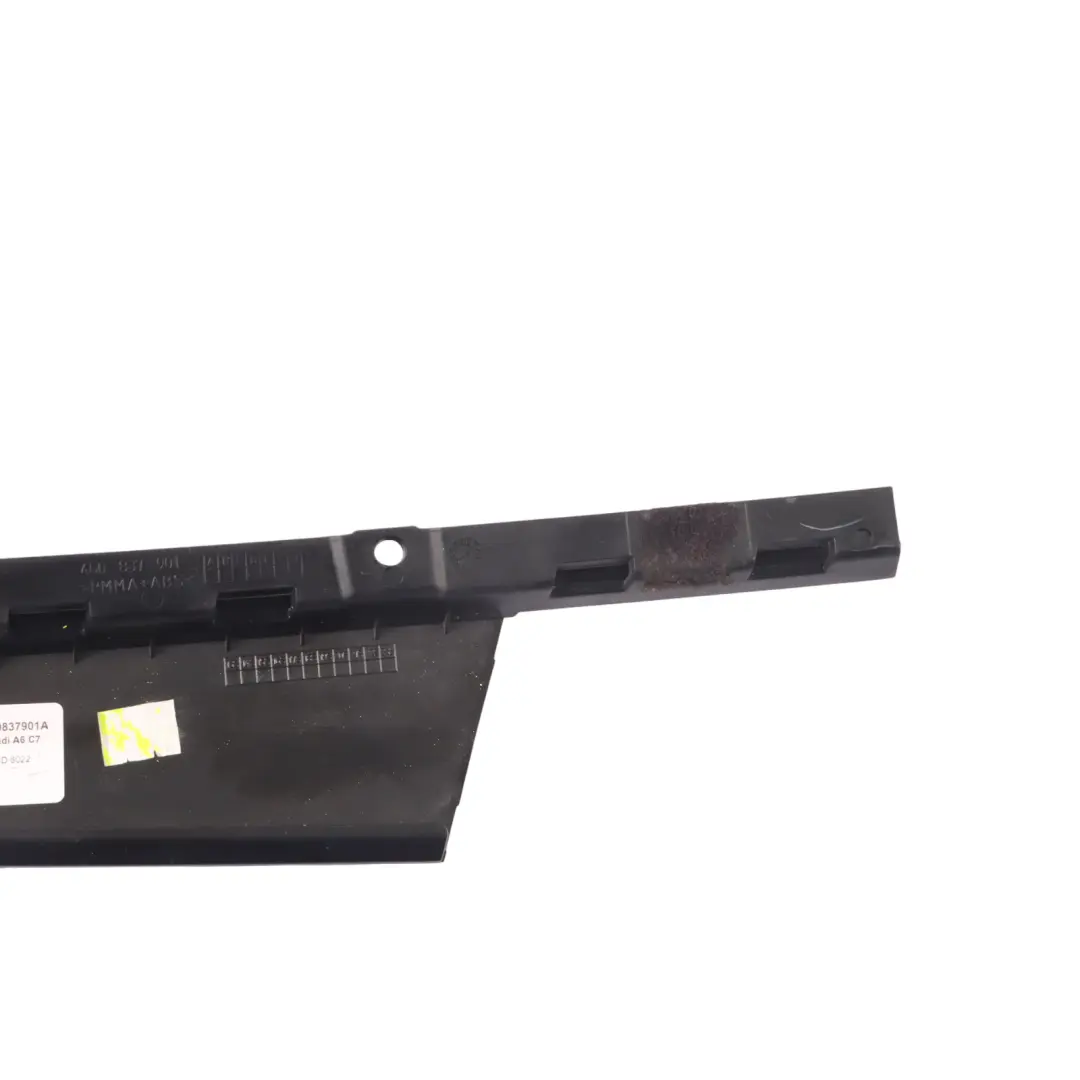 Audi A6 C7 Garniture avant Colonne B Cache montant extérieur gauche - SKU 4G0837901A - Numéro de pièce 4G0837901A
