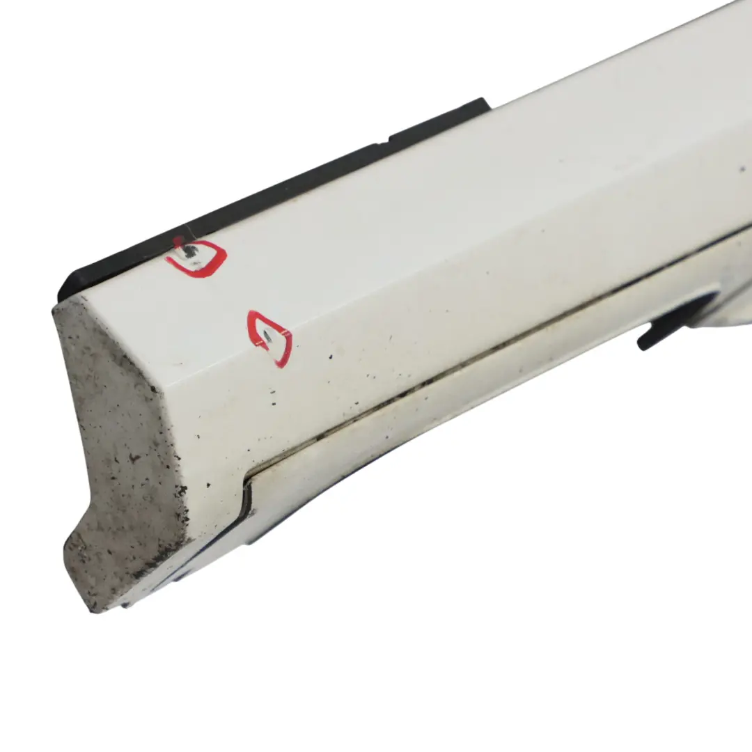 Minigonna laterale sinistra davanzale pannello Ibis Bianco - Y9C per Audi A6 4G con numero di parte 4G0853855F Audi A6 4G Minigonna laterale sinistra davanzale pannello Ibis Bianco - Y9C - SKU 4G0853855F-IWH - Numero di parte 4G0853855F