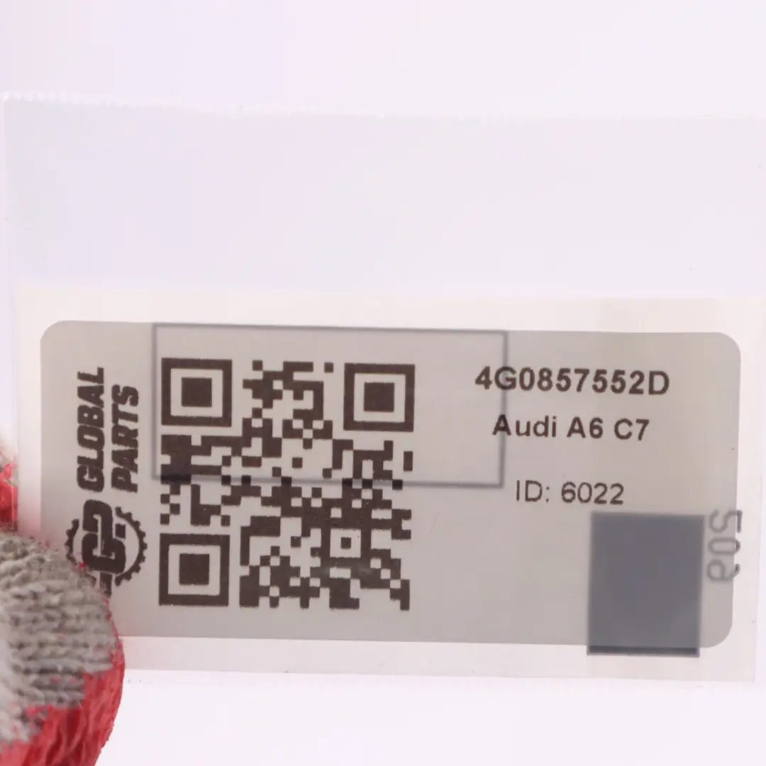 Osłona Przeciwsłoneczna Lusterko Prawa Czarna do Audi A6 C7 o numerze 4G0857552D Audi A6 C7 Osłona Przeciwsłoneczna Lusterko Prawa Czarna - SKU 4G0857552D - Numer Części 4G0857552D