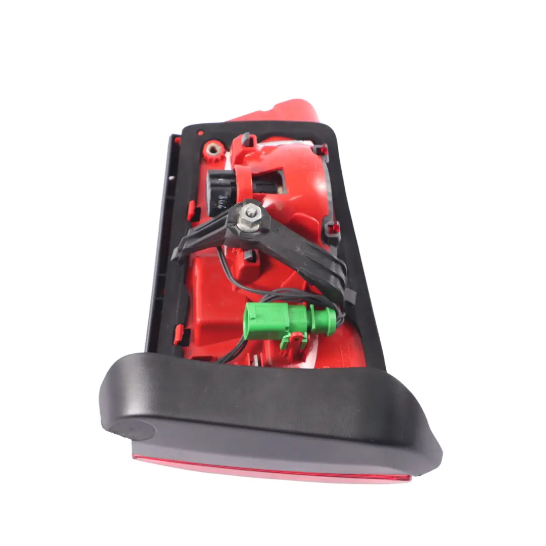 Światło Lampa Klapa Bagażnika Lewy Tył do Audi A6 C7 o numerze 4G5945093A Audi A6 C7 Światło Lampa Klapa Bagażnika Lewy Tył - SKU 4G5945093A - Numer Części 4G5945093A