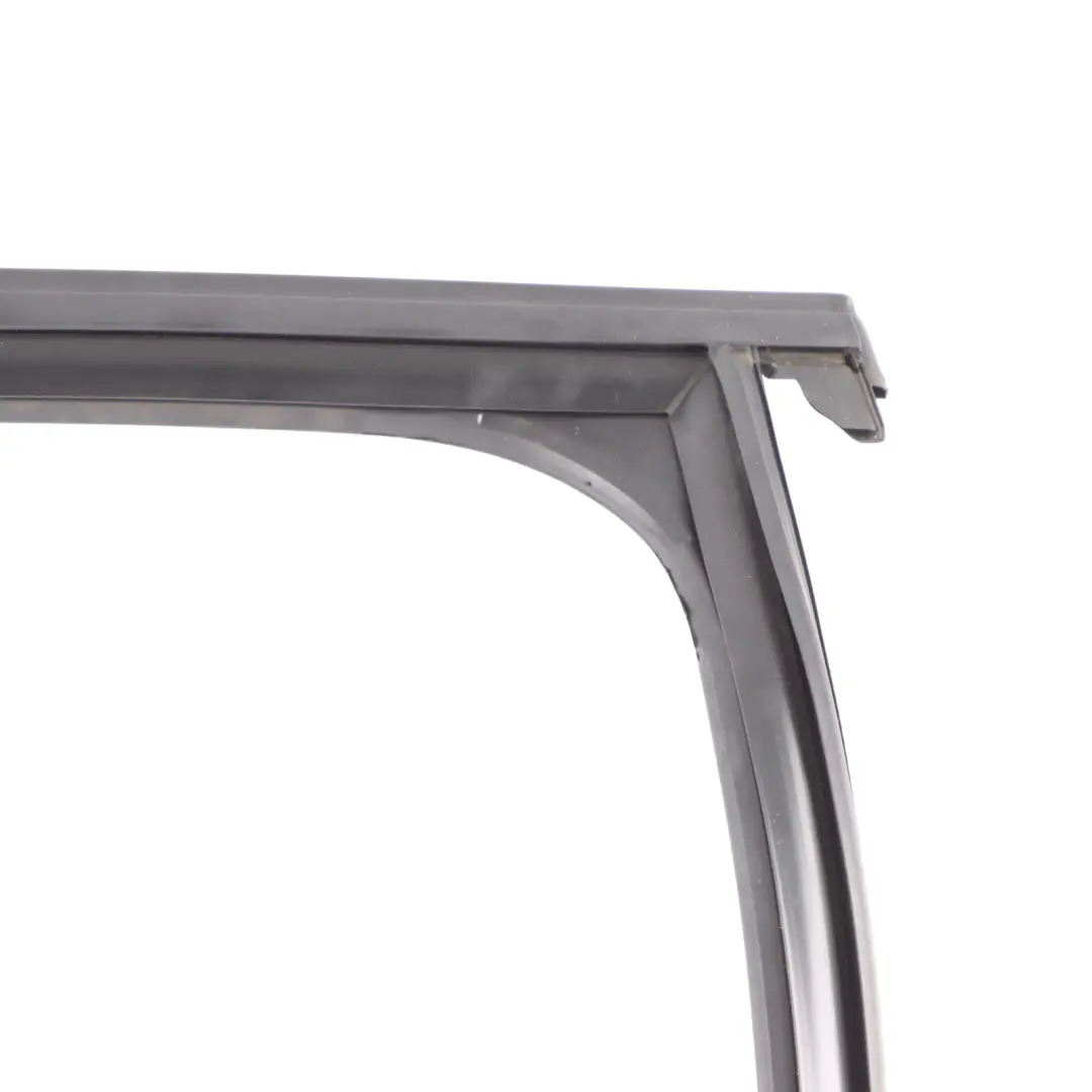 Guarnizione Guida Portiera Posteriore Destra per Audi RS6 C7 Avant con numero di parte 4G9839440C Audi RS6 C7 Avant Guarnizione Guida Portiera Posteriore Destra - SKU 4G9839440C - Numero di parte 4G9839440C