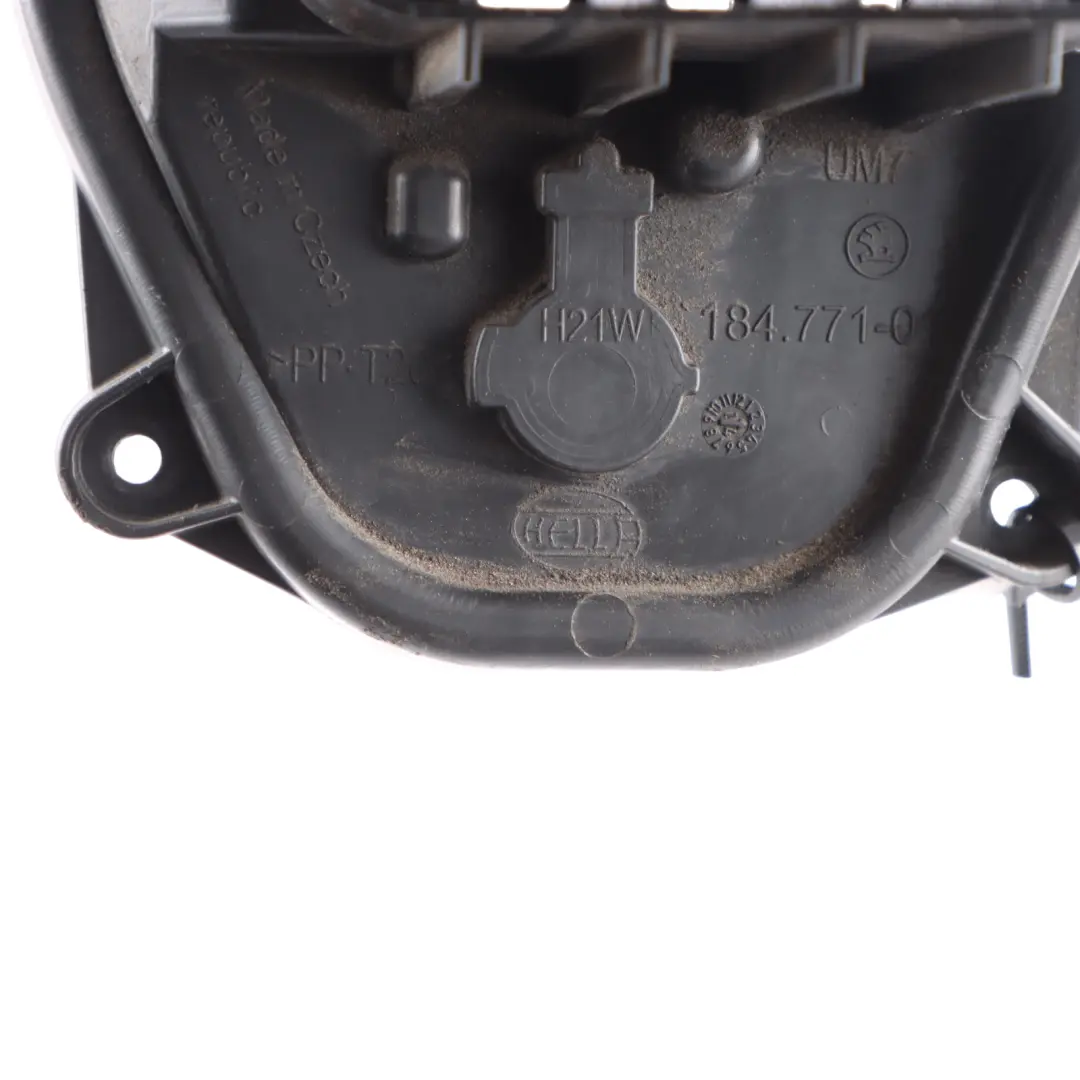 Bulb Light Lamp Holder Left N/S to Skoda Octavia 5E Rear with Part number 5E5945257 Skoda Octavia 5E Rear Bulb Light Lamp Holder Left N/S - SKU 5E5945257 - Part number 5E5945257