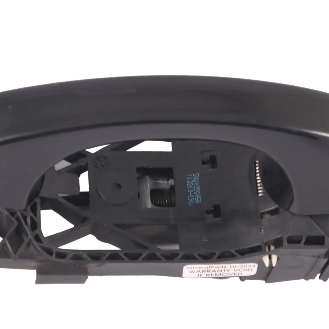 5G Türgriff Hinten Rechts Tiefschwarz - C9X für Volkswagen Golf 7 mit Teilenummer 5G0837206N Volkswagen Golf 7 5G Türgriff Hinten Rechts Tiefschwarz - C9X - SKU 5G0837206N-DBL - Teilenummer 5G0837206N