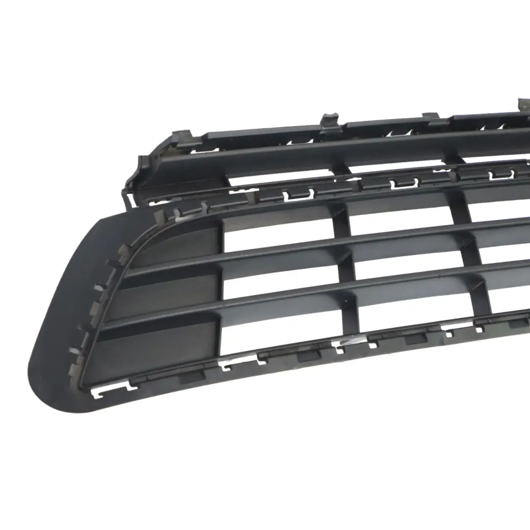 5G Grill Atrapa Dolna Kratka Zderzaka do Volkswagen Golf 7 VII o numerze 5G0853677 Volkswagen Golf 7 VII 5G Grill Atrapa Dolna Kratka Zderzaka - SKU 5G0853677 - Numer Części 5G0853677