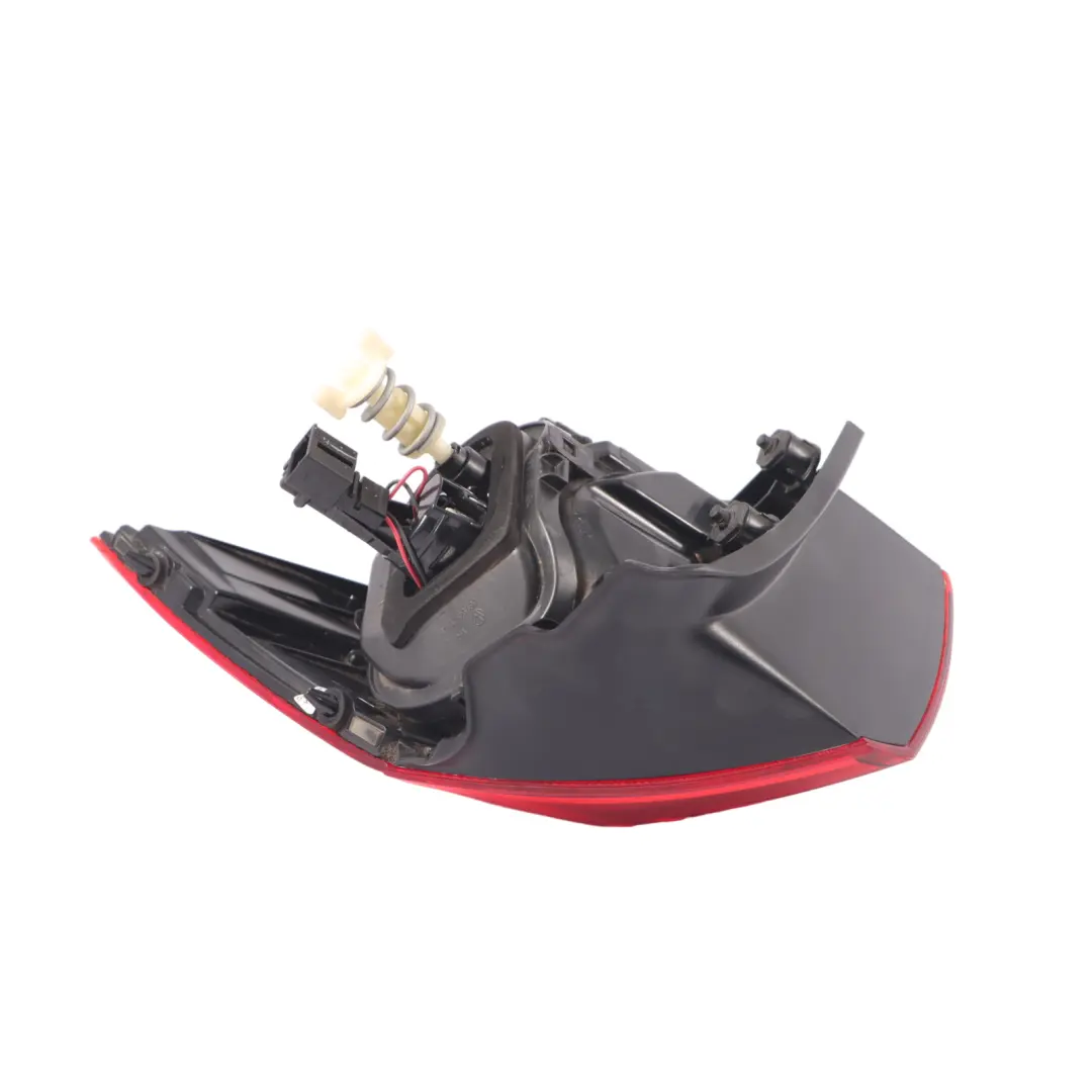 Feu arrière gauche pour VW Volkswagen Golf 7 à propos du numéro de pièce 5G0945095M VW Volkswagen Golf 7 Feu arrière gauche - SKU 5G0945095M-1 - Numéro de pièce 5G0945095M