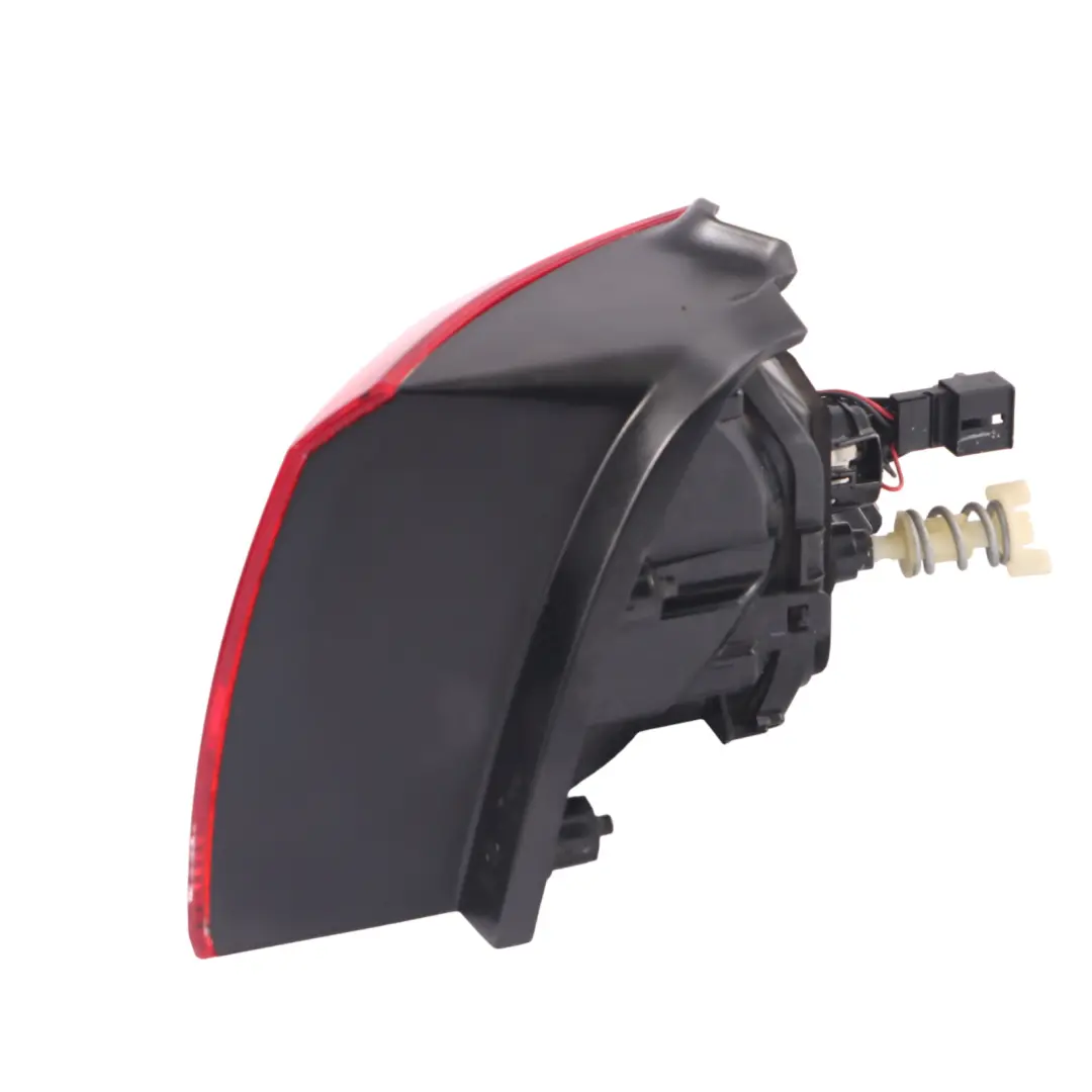 Tail Light Lamp Outer Left N/S to VW Volkswagen Golf 7 Rear with Part number 5G0945095M VW Volkswagen Golf 7 Rear Tail Light Lamp Outer Left N/S - SKU 5G0945095M-1 - Part number 5G0945095M