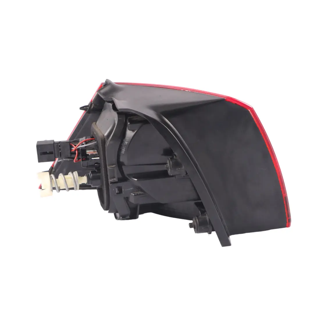 Światło Lampa Zewnętrzna Tył Prawy do VW Volkswagen Golf 7 o numerze 5G0945096M VW Volkswagen Golf 7 Światło Lampa Zewnętrzna Tył Prawy - SKU 5G0945096M - Numer Części 5G0945096M